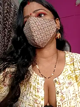 Snapshot of Jiya-Sexy chatting on 09/19/25, 05:55 Jiya-Sexy online show from 09/19/25, 05:55