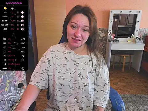 Chloe strip online show from 10/16/25, 07:05