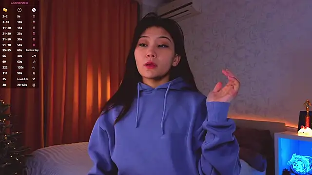 Snapshot of Renochka chatting on 12/16/25, 06:06 Renochka online show from 12/16/25, 06:06