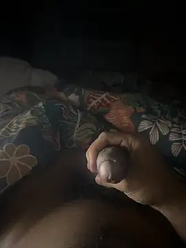 Snapshot of mallllll273838ko chatting on 12/17/24, 11:05 mallllll273838ko online show from 12/17/24, 11:05