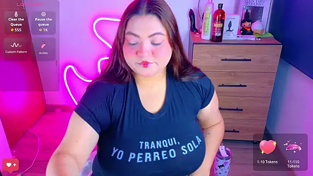 Snapshot of Rebeca_charme21 chatting on 10/06/25, 07:20 Rebeca charme21 online show from 10/06/25, 07:20