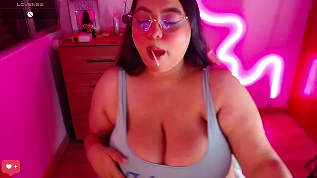 Snapshot of Rebeca_charme21 chatting on 03/09/25, 03:22 Rebeca charme21 online show from 03/09/25, 03:22