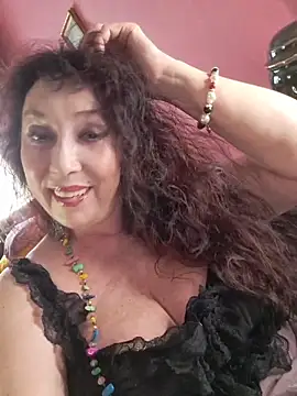 Snapshot of GypsyEsmeralda chatting on 05/20/26, 06:10 GypsyEsmeralda online show from 05/20/26, 06:10