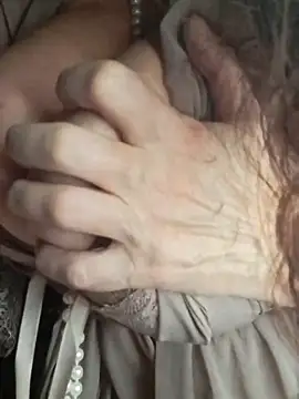 GypsyEsmeralda online show from 11/18/25, 08:01