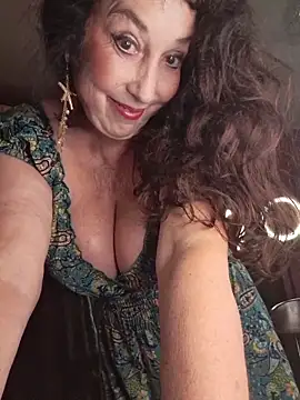 GypsyEsmeralda online show from 06/17/26, 07:41