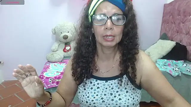 Snapshot of sila_bolum chatting on 02/15/25, 11:03 sila bolum online show from 02/15/25, 11:03