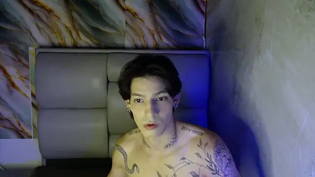 Apolo Hidalgo01 online show from 10/05/25, 04:31