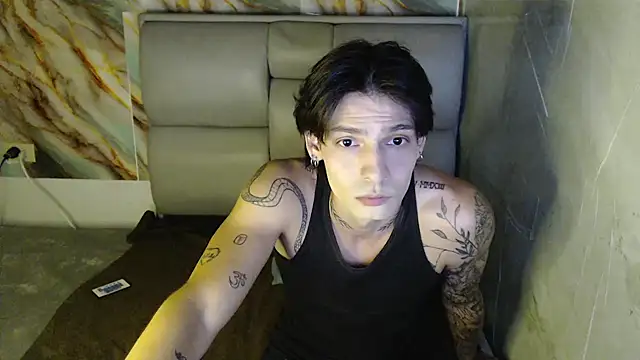 Apolo Hidalgo01 online show from 10/10/25, 10:32