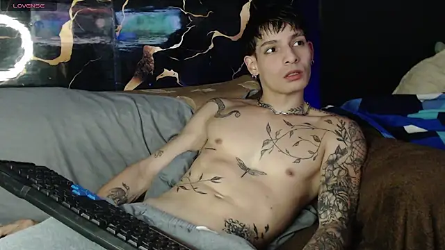Apolo Hidalgo01 online show from 04/18/26, 09:37