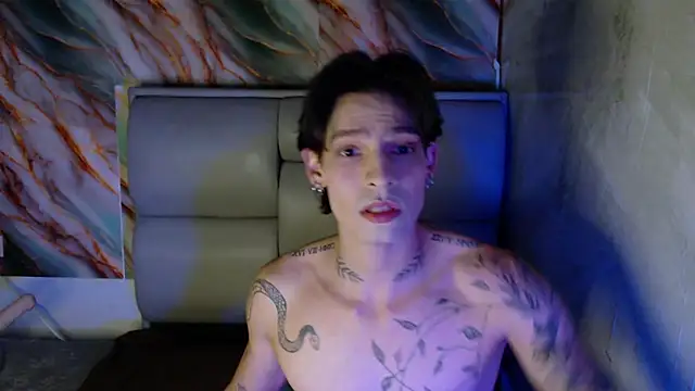 Apolo Hidalgo01 online show from 10/05/25, 03:30