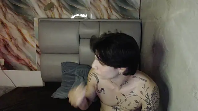 Apolo Hidalgo01 online show from 10/19/25, 03:20