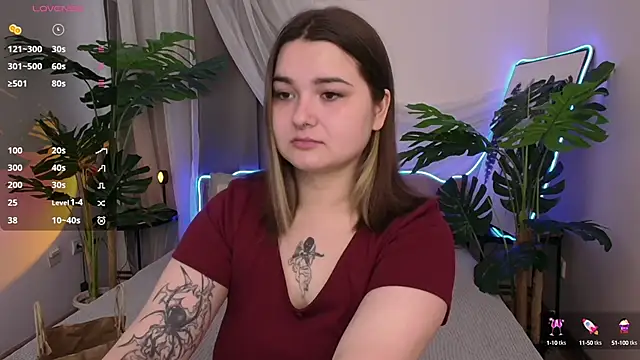 Snapshot of Alice_Walters chatting on 09/16/25, 02:29 Alice Walters online show from 09/16/25, 02:29