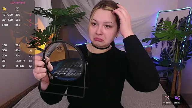 Snapshot of Alice_Walters chatting on 12/04/25, 12:26 Alice Walters online show from 12/04/25, 12:26