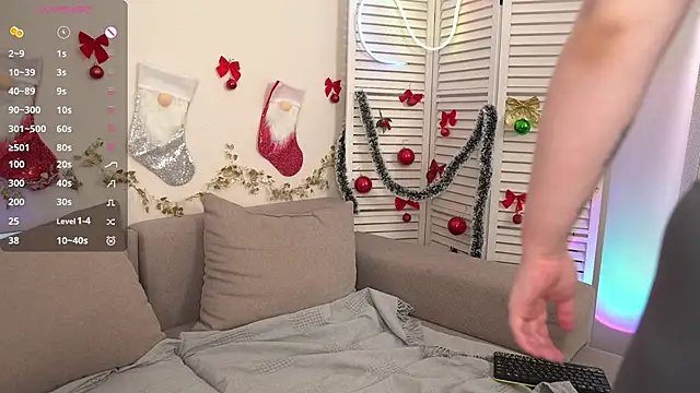 Snapshot of Alice_Walters chatting on 12/18/25, 02:32 Alice Walters online show from 12/18/25, 02:32