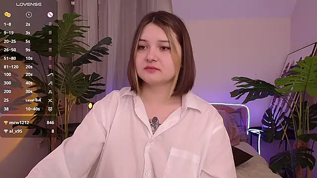 Snapshot of Alice_Walters chatting on 02/27/25, 07:47 Alice Walters online show from 02/27/25, 07:47