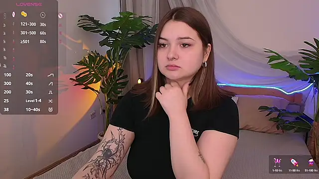 Snapshot of Alice_Walters chatting on 10/22/25, 02:38 Alice Walters online show from 10/22/25, 02:38