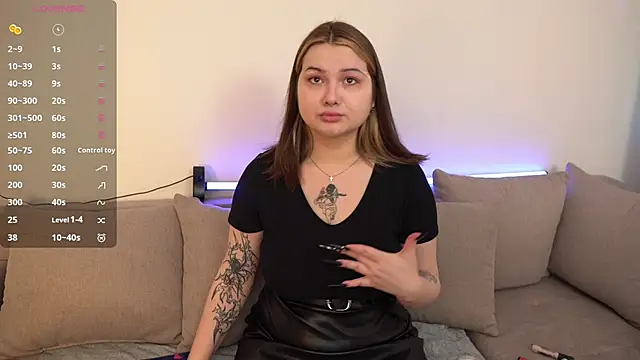 Snapshot of Alice_Walters chatting on 11/07/25, 04:00 Alice Walters online show from 11/07/25, 04:00