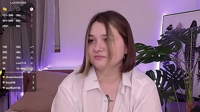 Snapshot of Alice_Walters chatting on 01/17/25, 10:45 Alice Walters online show from 01/17/25, 10:45