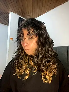 Snapshot of Andi9_ chatting on 10/15/25, 01:59 Andi9 online show from 10/15/25, 01:59