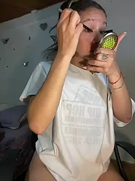 Snapshot of Andi9_ chatting on 12/11/24, 02:19 Andi9 online show from 12/11/24, 02:19