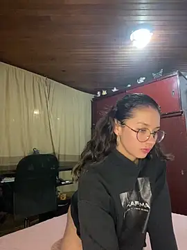 Snapshot of Andi9_ chatting on 09/26/25, 01:12 Andi9 online show from 09/26/25, 01:12