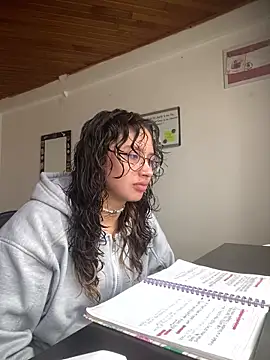 Snapshot of Andi9_ chatting on 10/09/25, 03:45 Andi9 online show from 10/09/25, 03:45