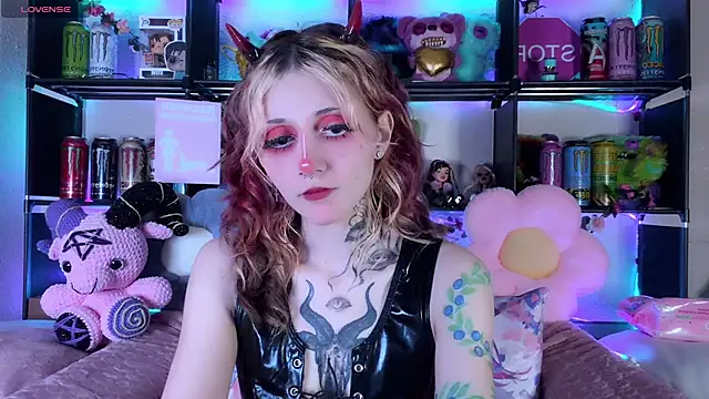 Snapshot of _Devill_Baby chatting on 06/19/26, 08:14 Devill Baby online show from 06/19/26, 08:14