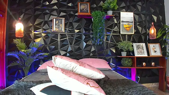 Snapshot of rihannagil chatting on 03/18/25, 04:39 rihannagil online show from 03/18/25, 04:39