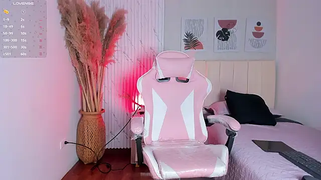 Missslunaa online show from 02/21/26, 07:05