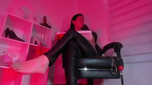 charlotte joliedart online show from 02/03/26, 10:15