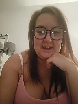 Snapshot of Bekahblows chatting on 11/19/25, 05:51 Bekahblows online show from 11/19/25, 05:51