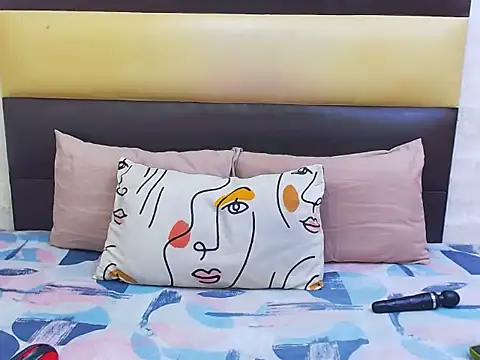 NunuBerry16 online show from 02/23/26, 11:44