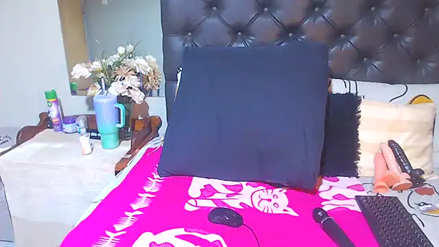 NunuBerry16 online show from 04/14/26, 07:41