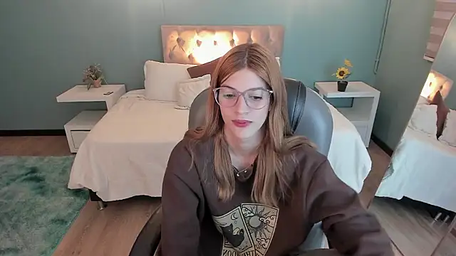 Nora Vennucci online show from 01/31/26, 08:18