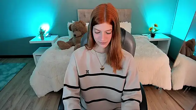 Snapshot of Nora_Vennucci chatting on 11/04/25, 07:28 Nora Vennucci online show from 11/04/25, 07:28