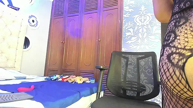 mature bigass   online show from 03/05/25, 12:22