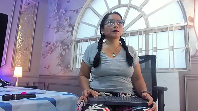 mature bigass   online show from 02/10/26, 12:15