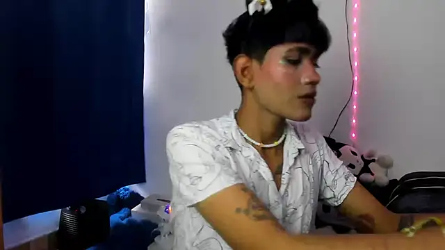 andrew uwu  online show from 10/07/25, 06:42