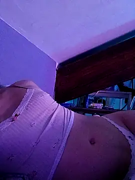 Snapshot of trannyfrench422 chatting on 09/11/25, 11:27 trannyfrench422 online show from 09/11/25, 11:27