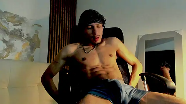Snapshot of rafael_stone chatting on 02/28/25, 03:37 rafael stone online show from 02/28/25, 03:37