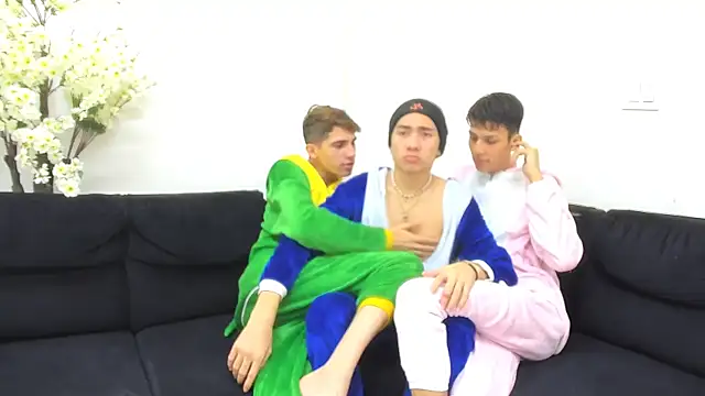 StrawwBoys online show from 09/18/25, 10:18