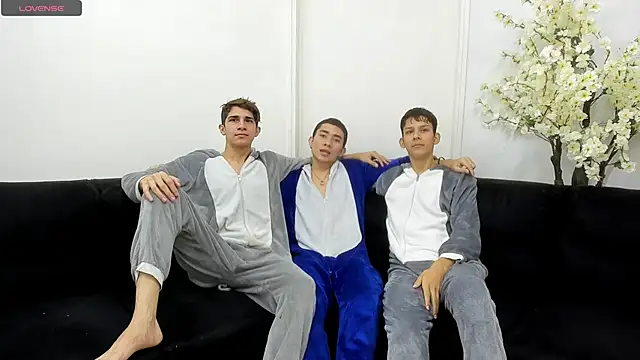 StrawwBoys online show from 10/03/25, 10:28