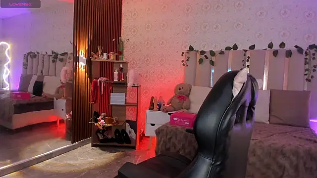 Snapshot of Daphnne_tay chatting on 02/04/26, 03:34 Daphnne tay online show from 02/04/26, 03:34