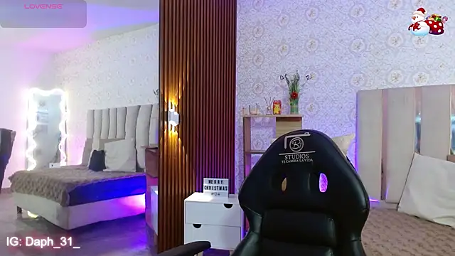 Daphnne tay online show from 11/15/25, 03:32