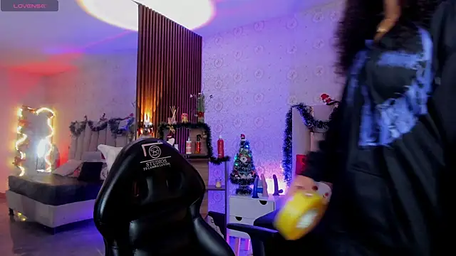 Snapshot of Daphnne_tay chatting on 01/14/26, 03:32 Daphnne tay online show from 01/14/26, 03:32