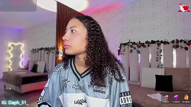 Snapshot of Daphnne_tay chatting on 02/19/26, 03:36 Daphnne tay online show from 02/19/26, 03:36