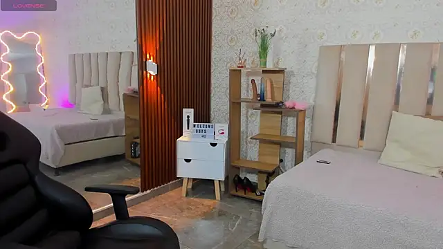 Daphnne tay online show from 09/15/25, 03:29