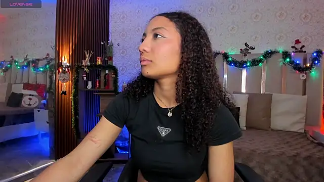 Snapshot of Daphnne_tay chatting on 01/10/26, 03:35 Daphnne tay online show from 01/10/26, 03:35