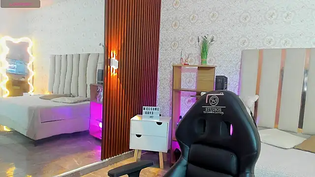 Daphnne tay online show from 09/17/25, 03:08