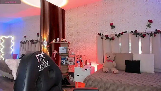 Snapshot of Daphnne_tay chatting on 02/23/26, 03:41 Daphnne tay online show from 02/23/26, 03:41